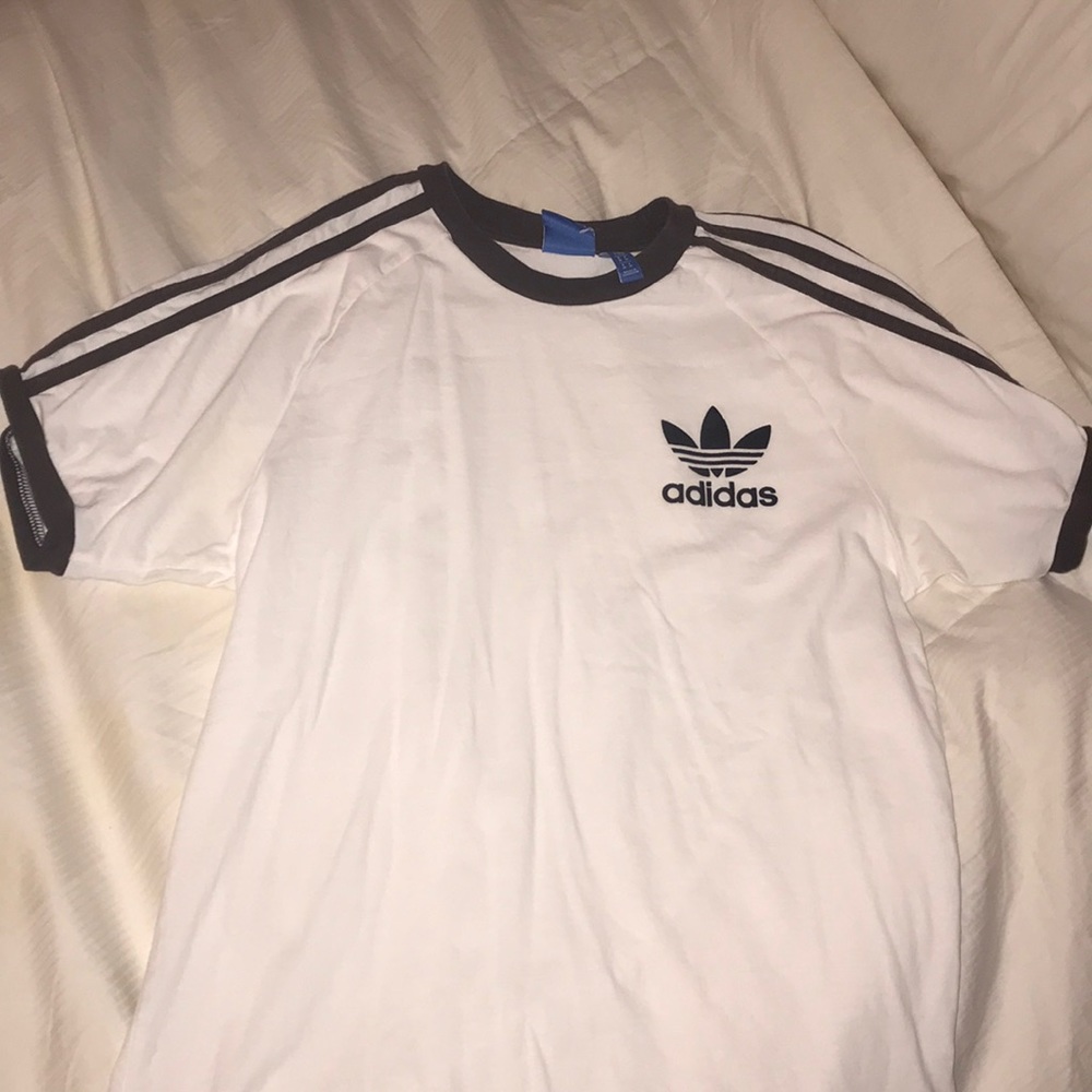 mens black and white adidas t-shirt (good condit.)